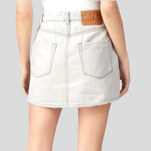 NWT One Teaspoon Brando Denim Mini Skirt Womens 32 11/12 Lightwash Barely Blue - Picture 2 of 15